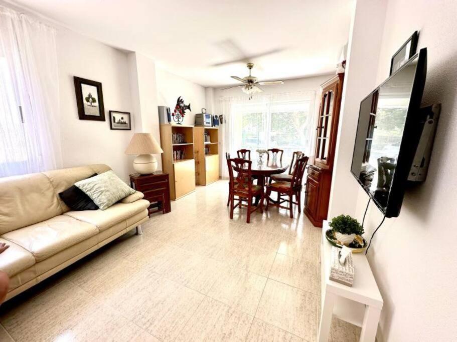 Three Bedroom Apartment, Prime Javea Location 외부 사진